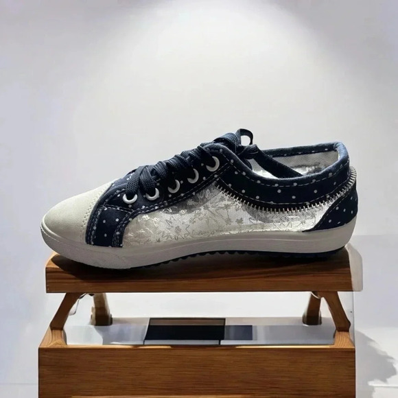 Women's Sneakers Lace Mesh Canvas Shoes Lace Up 7.5 US/38 Euro Worn Once - Picture 4 of 6